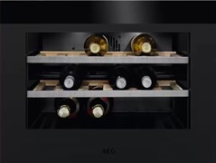 Винный шкаф встраиваемый AEG KWK884520T, черный